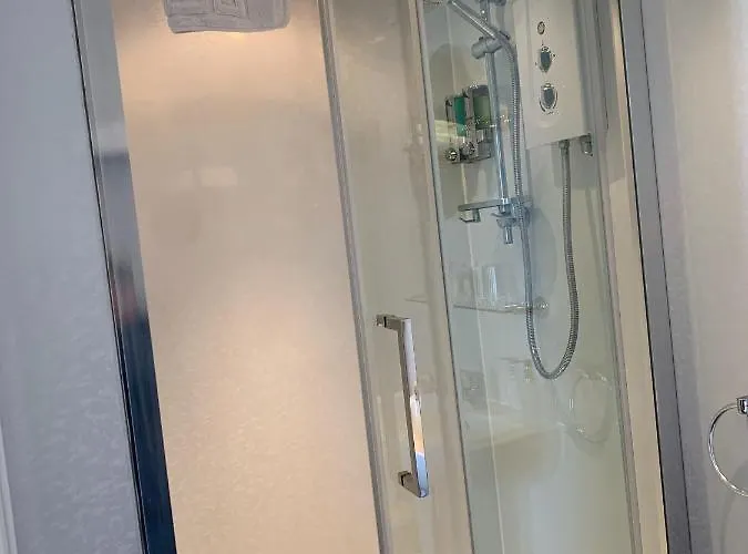 The Middleham ウィットビー